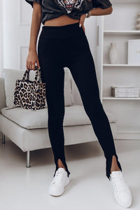 Schwarze Rippstrick-Leggings mit hohem Bund und Schlitz